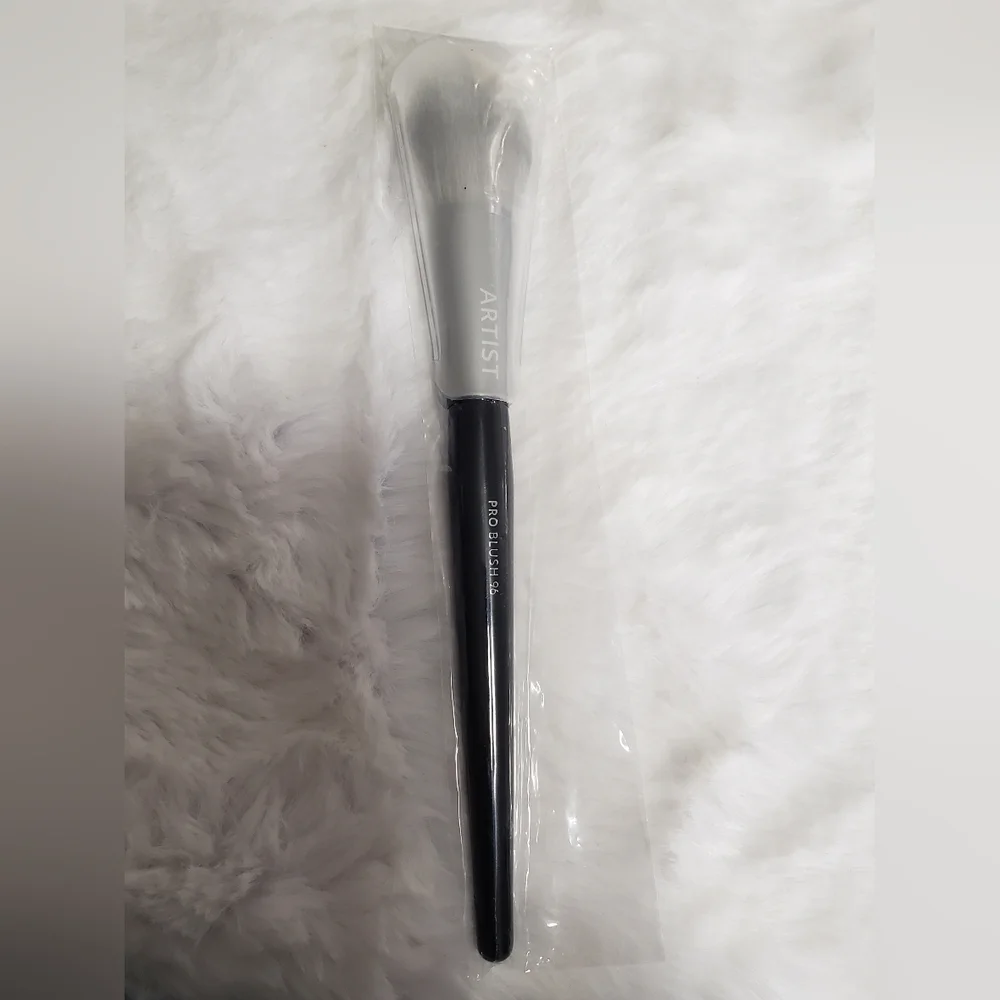 Sephora PRO BLUSH 96 Makeup Brush - Picture 2 of 2